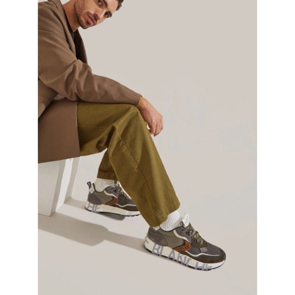VOILE BLANCHE
SNEAKERS HOMBRE CLUB01 ARMY GREEN |
VERDE Size 46